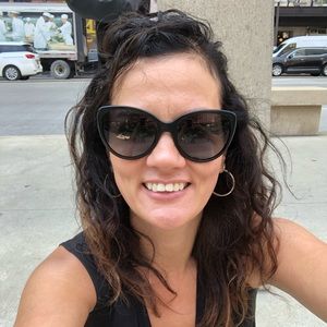 Meet your Posher, Ana